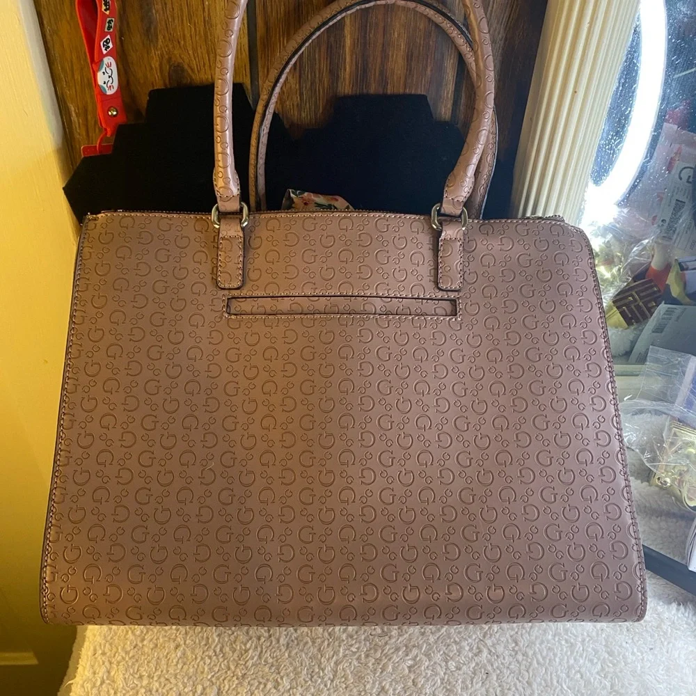 Guess Taupe Tan Satchel with Floral 🧣 scarf Large Hand bag